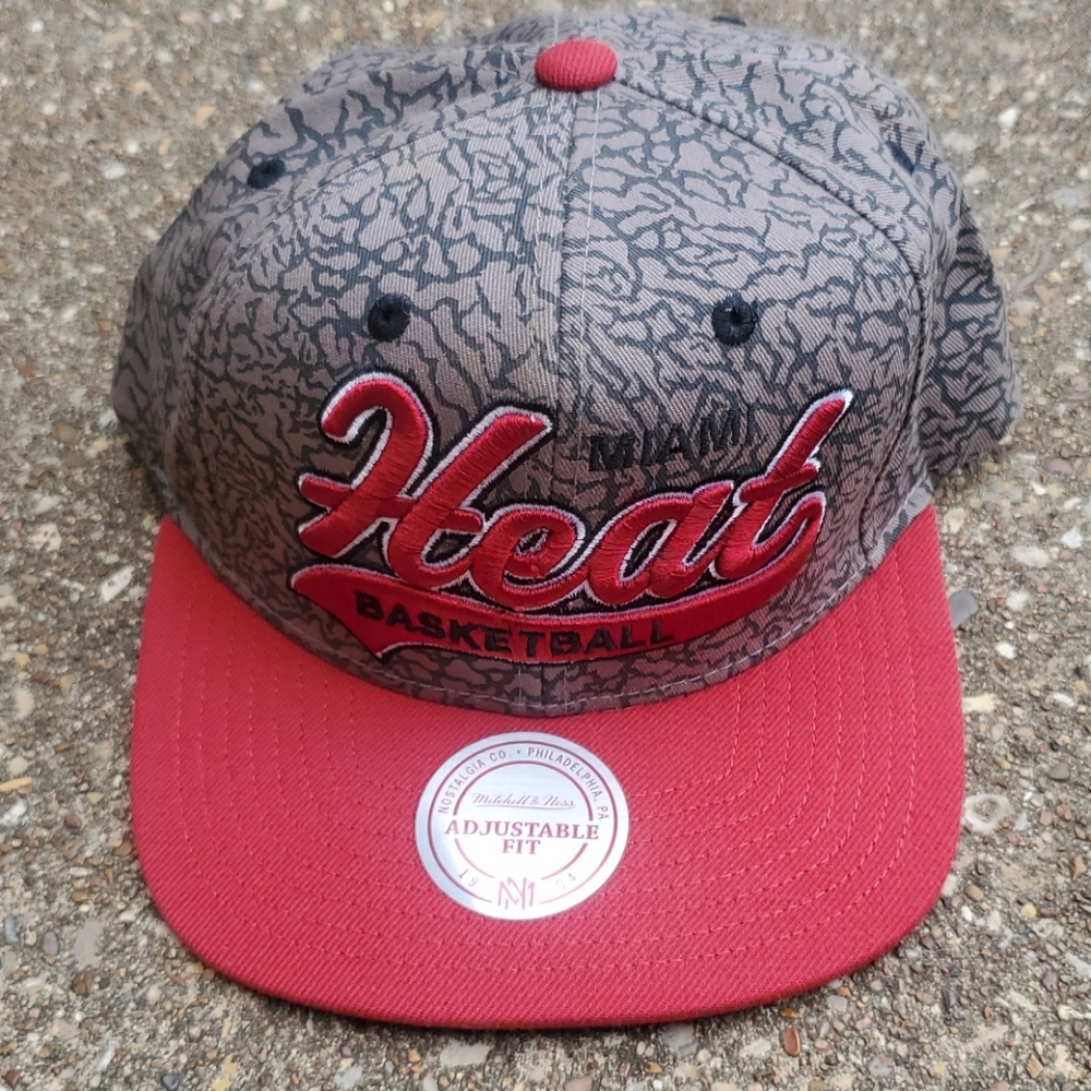 Miami Heat NBA Mitchell & Ness Cap Basketball OSFM